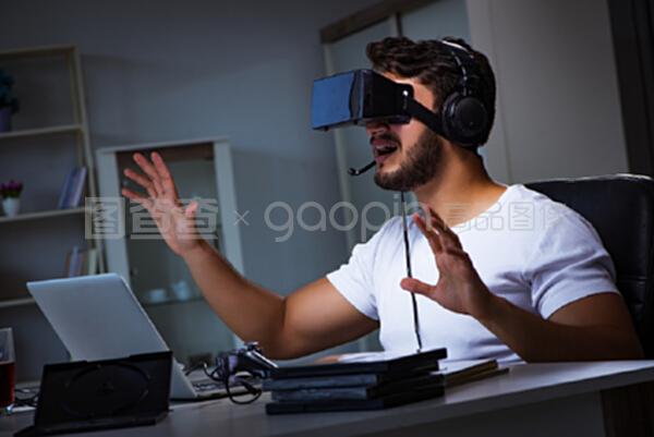 公鸡母鸡拖拉机